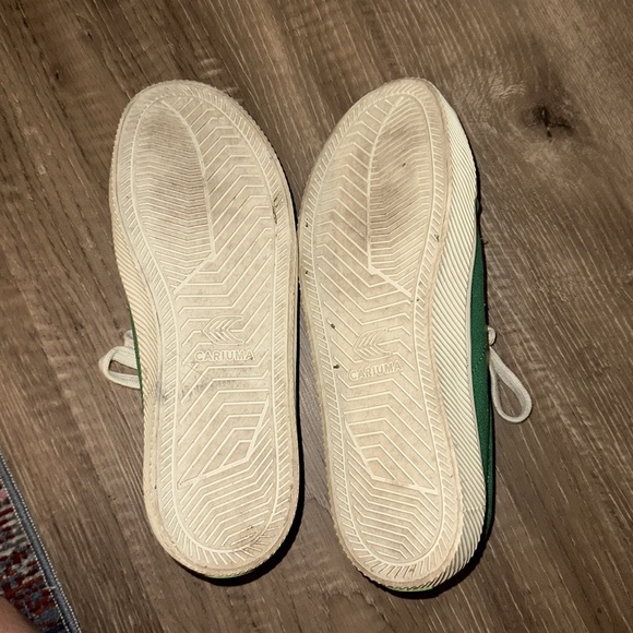 Like New Cariuma OCA Sneakers 🌿🦋 - Picture 3 of 4